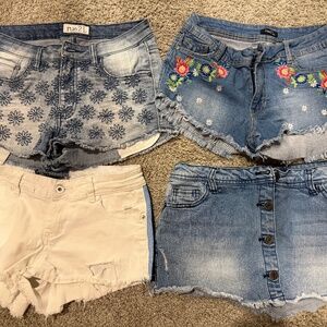 Women’s Jean shorts (set of 4)